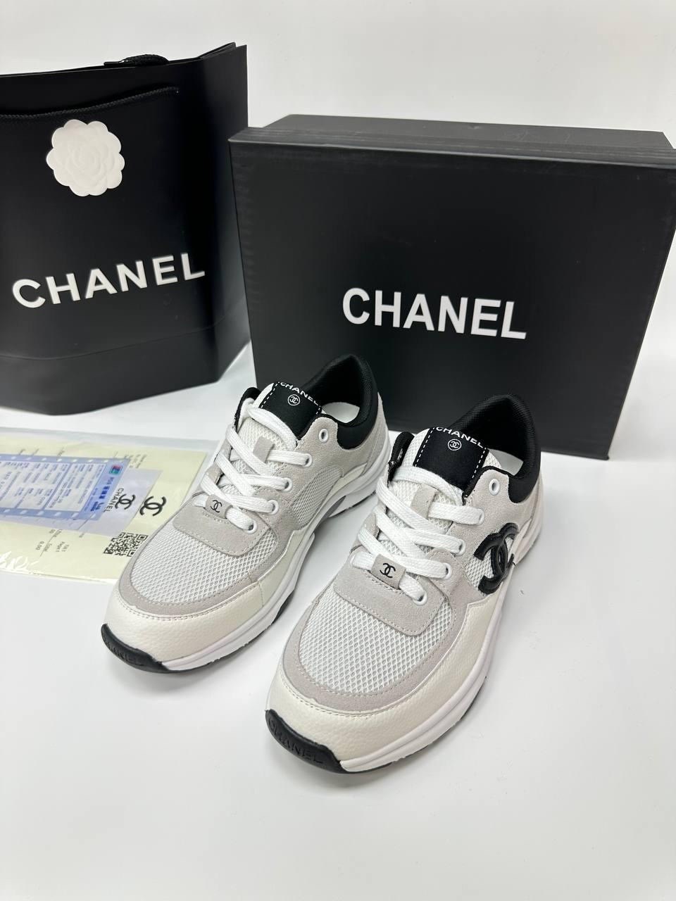 женские кроссовки chanel,кроссовки chanel,кроссовки chanel оригинал,кроссовки шанель chanel цвет серебристый,модные вентилируемые кроссовки chanel