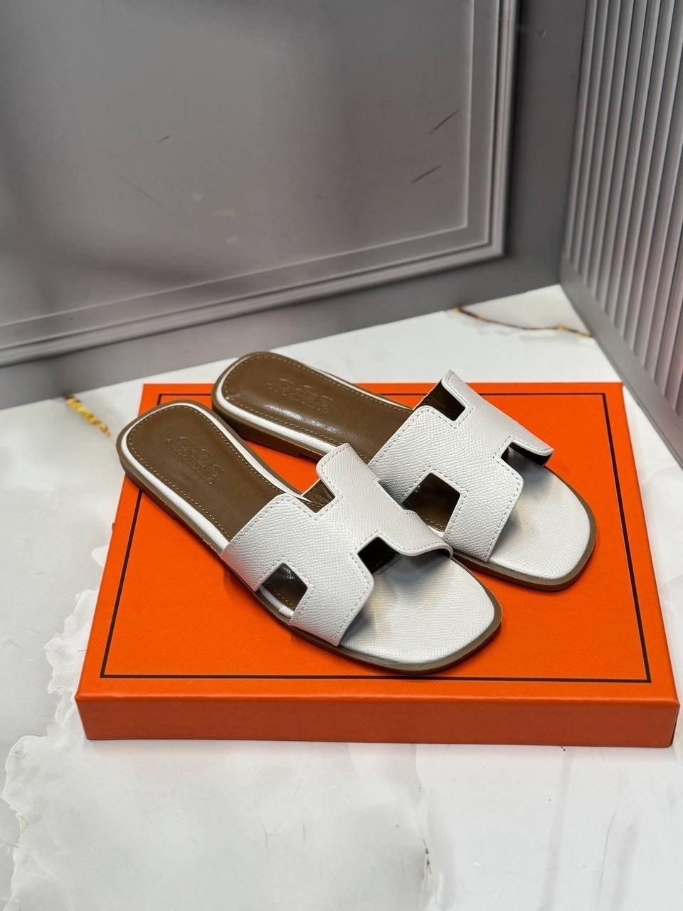 hermes шлепанцы,шлепки hermes женские,шлепанцы гермес коричневые,шлепки hermes,шлепки гермес женские