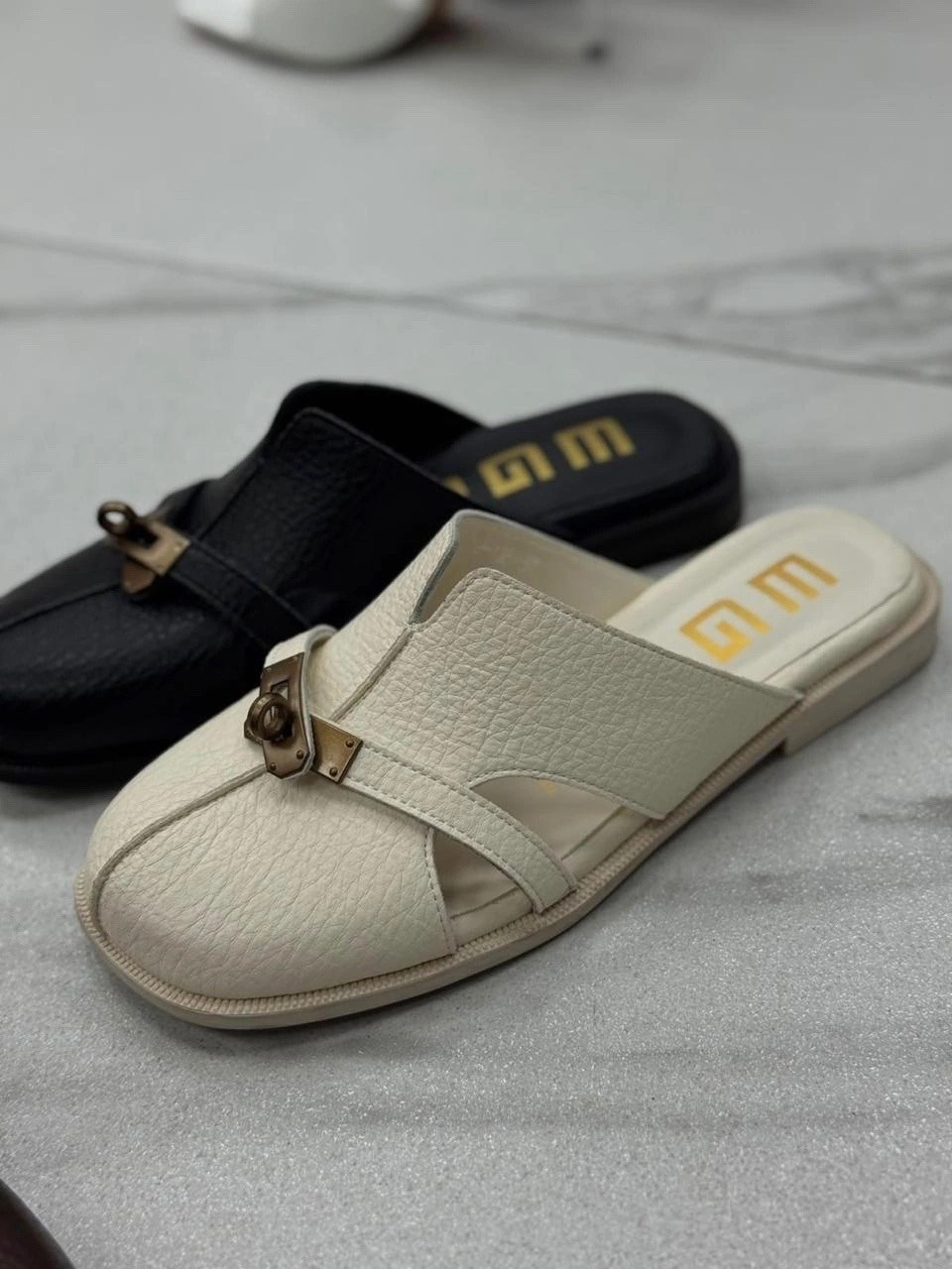 шлепки фенди,шлепанцы женские,,шлепанцы fendi,тапочки модные