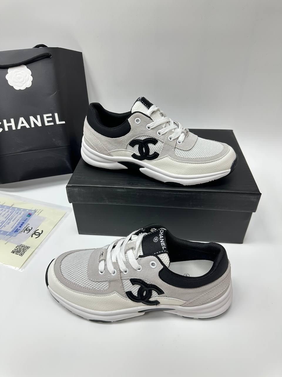 женские кроссовки chanel,кроссовки chanel,кроссовки chanel оригинал,кроссовки шанель chanel цвет серебристый,модные вентилируемые кроссовки chanel