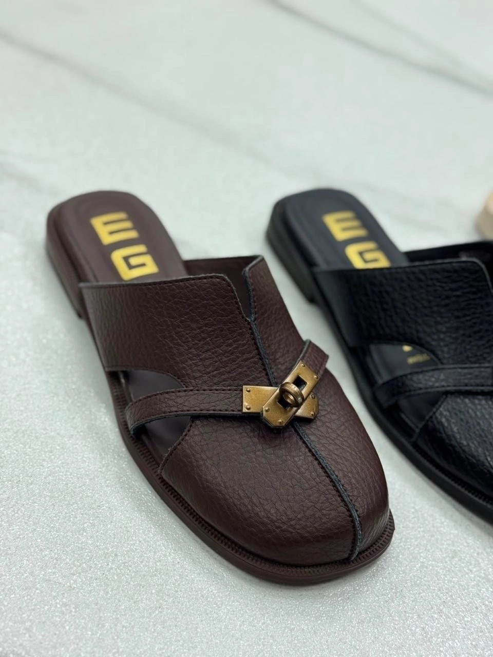 шлепки фенди,шлепанцы женские,,шлепанцы fendi,тапочки модные