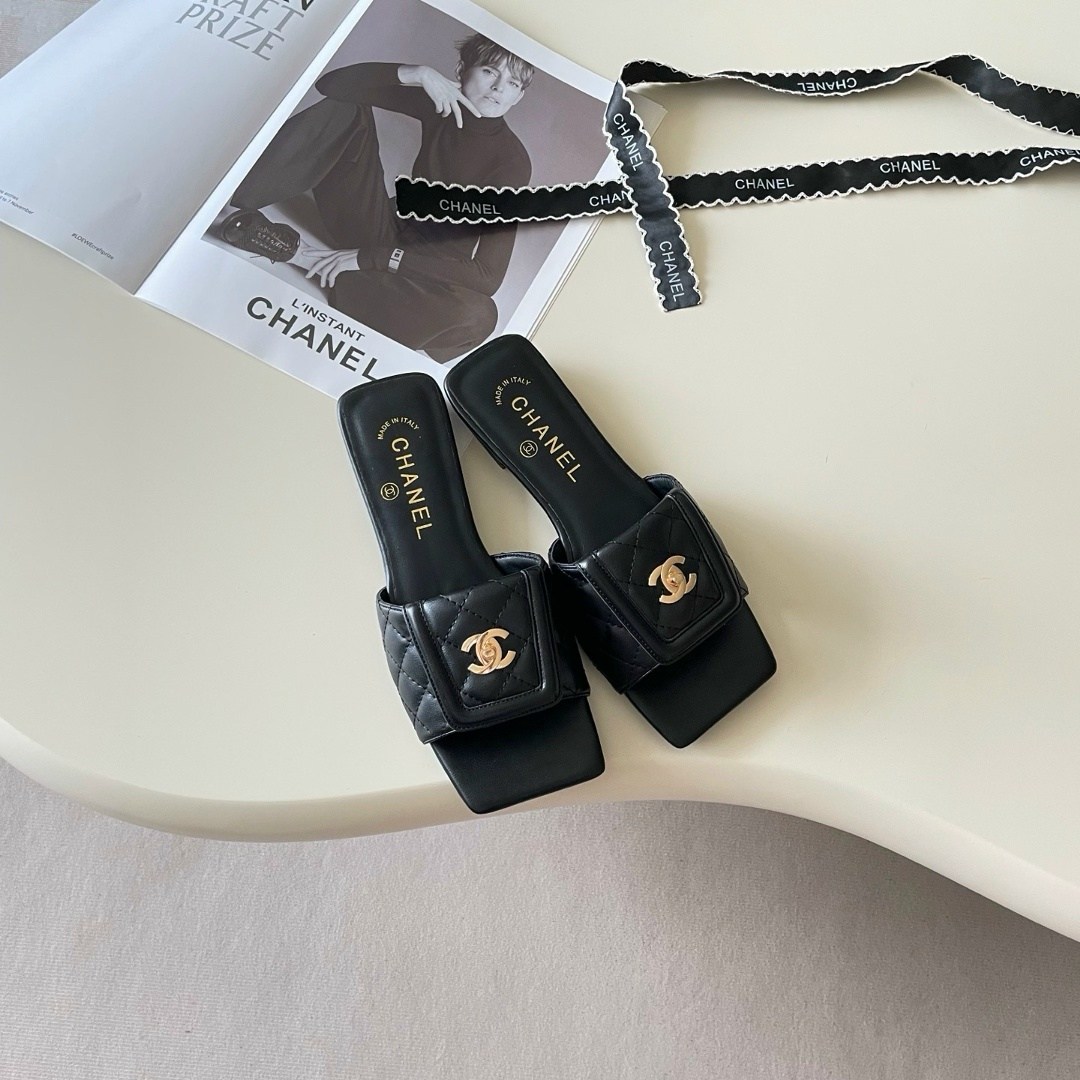 шлепанцы chanel,шлепанцы женские chanel,тапочки женские chanel,тапочки chanel,chanel черные бархатные шлепанцы