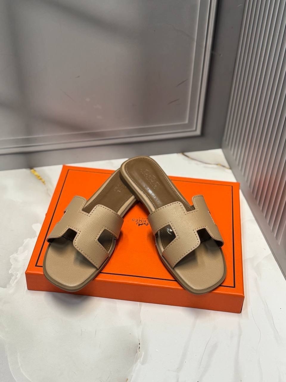 hermes шлепанцы,шлепки hermes женские,шлепанцы гермес коричневые,шлепки hermes,шлепки гермес женские
