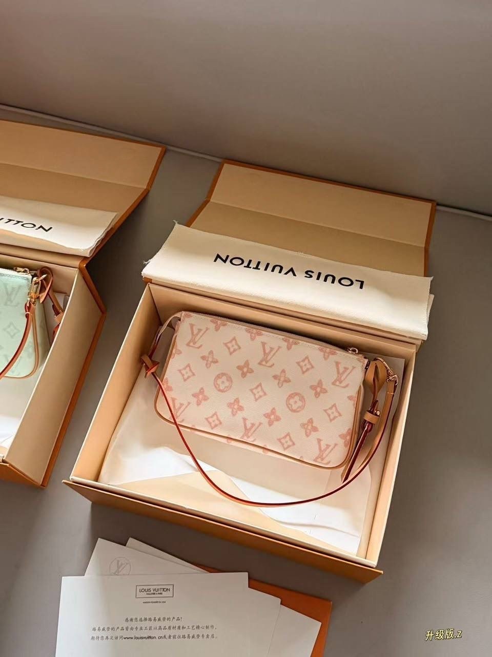 louis vuitton сумка,louis vuitton сумка на плечо,сумка lv louis vuitton подмышка сакура,сумка модная,луи витон женская сумка