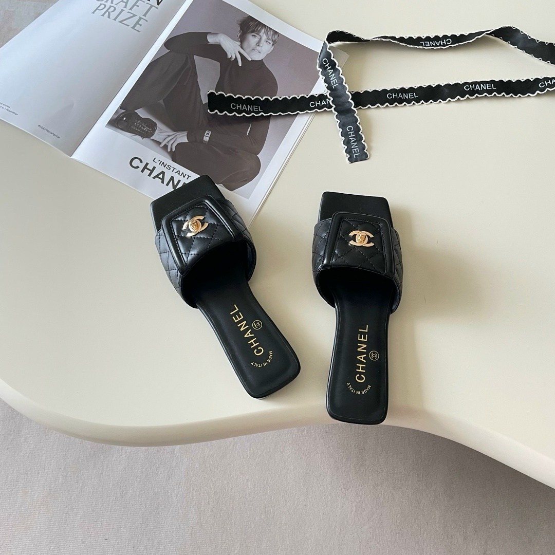 шлепанцы chanel,шлепанцы женские chanel,тапочки женские chanel,тапочки chanel,chanel черные бархатные шлепанцы