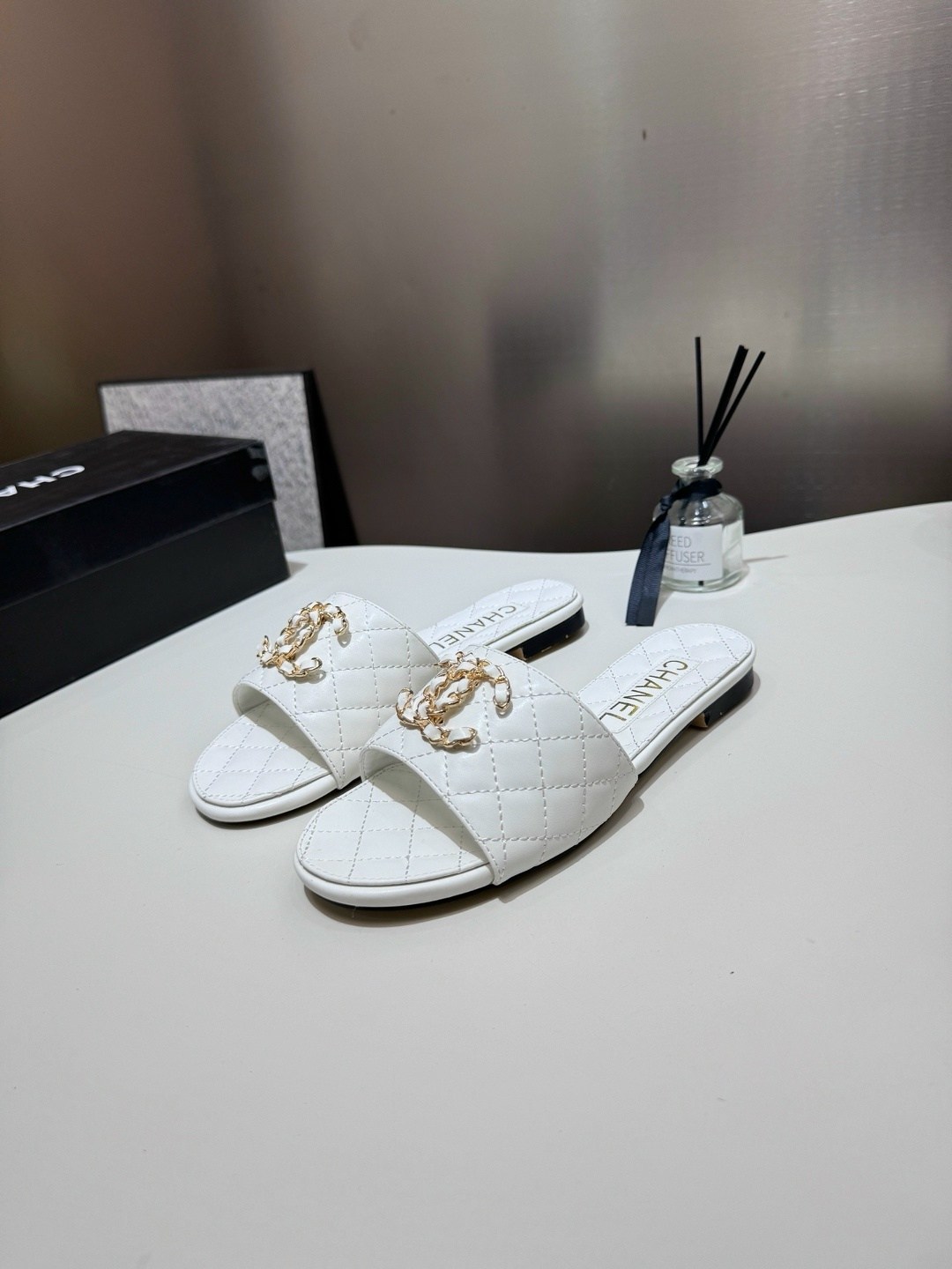 шлепанцы chanel,тапочки женские chanel,тапочки chanel,шлепки шанель,шлёпки женские шанель