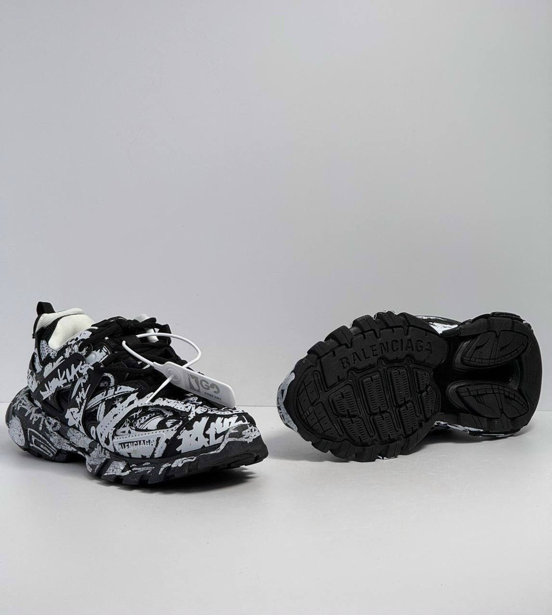 кроссовки женские balenciaga,кроссовки balenciaga,кроссовки balenciaga track,кроссовки balenciaga track sneaker graffiti black white,кроссовки track graffiti balenciaga черный