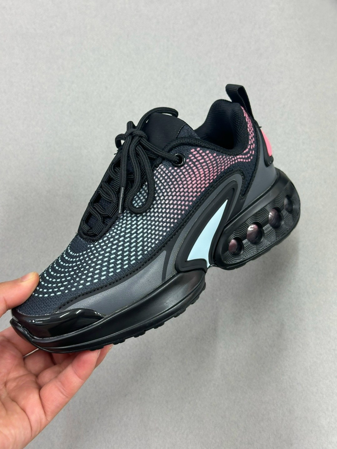 кроссовки,кроссовки nike air max dn,кроссовки модные,стильные кроссовки,кроссовки женскиe