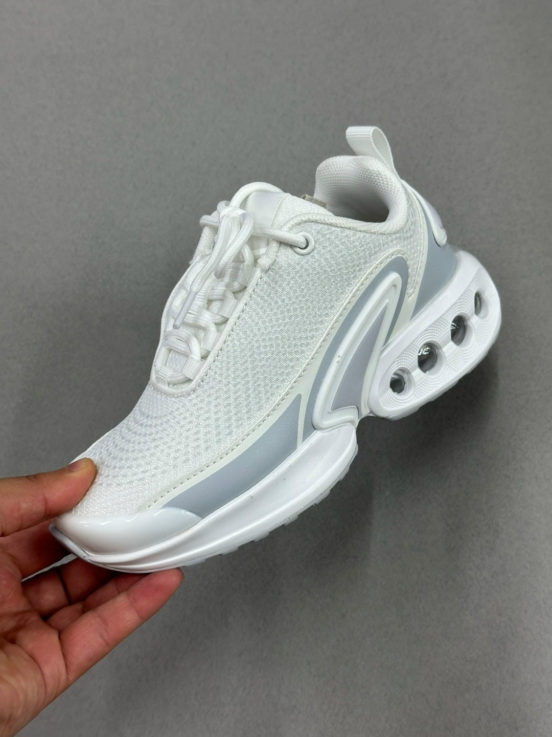 кроссовки,кроссовки nike air max dn,кроссовки модные,стильные кроссовки,кроссовки женскиe