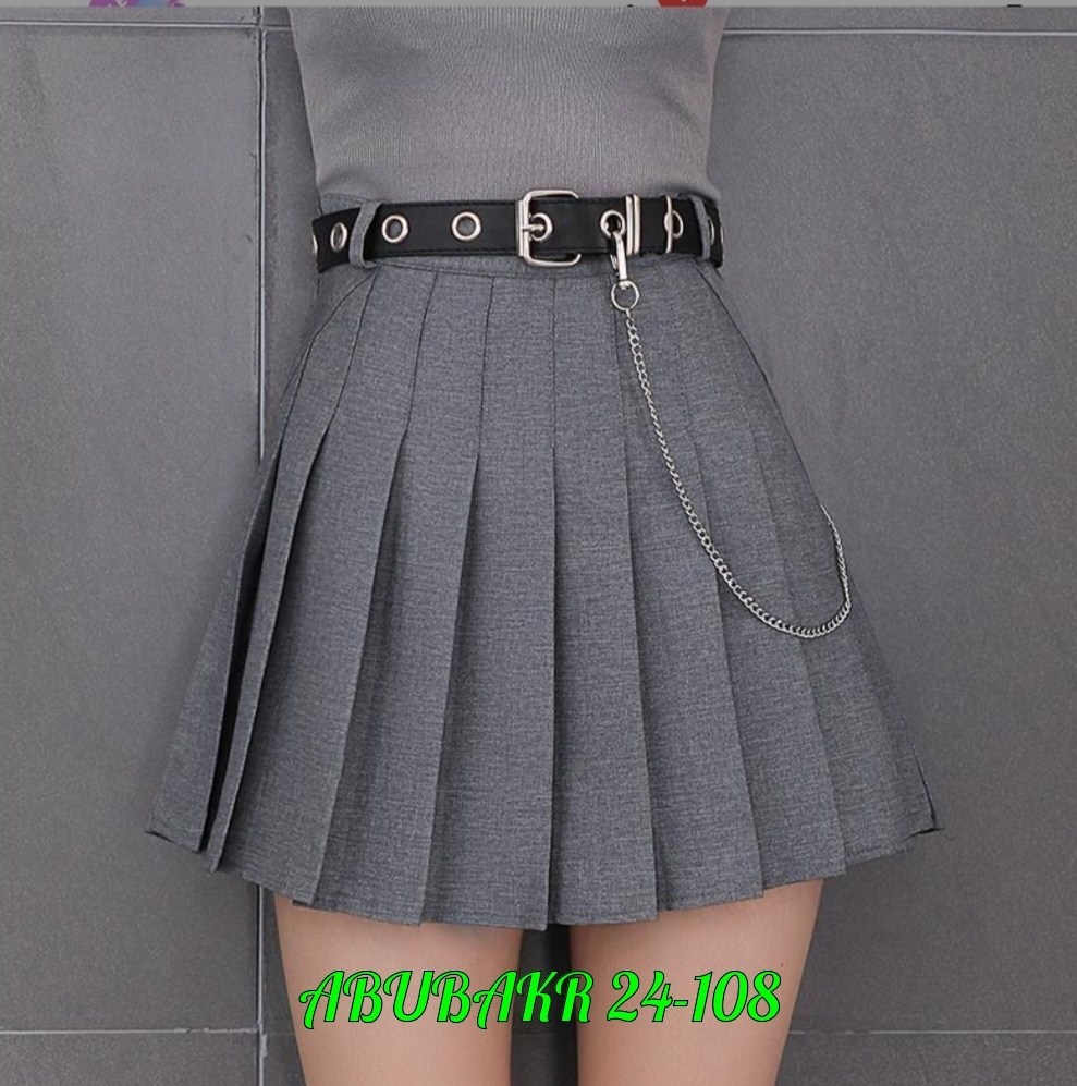 плиссированная мини юбка с aliexpress черная,юбка с цепью,черная плиссированная корейская юбка,черная плиссированная юбка с поясом-цепочкой в стиле панк-рок,черная плиссированная юбка с поясом-цепочко