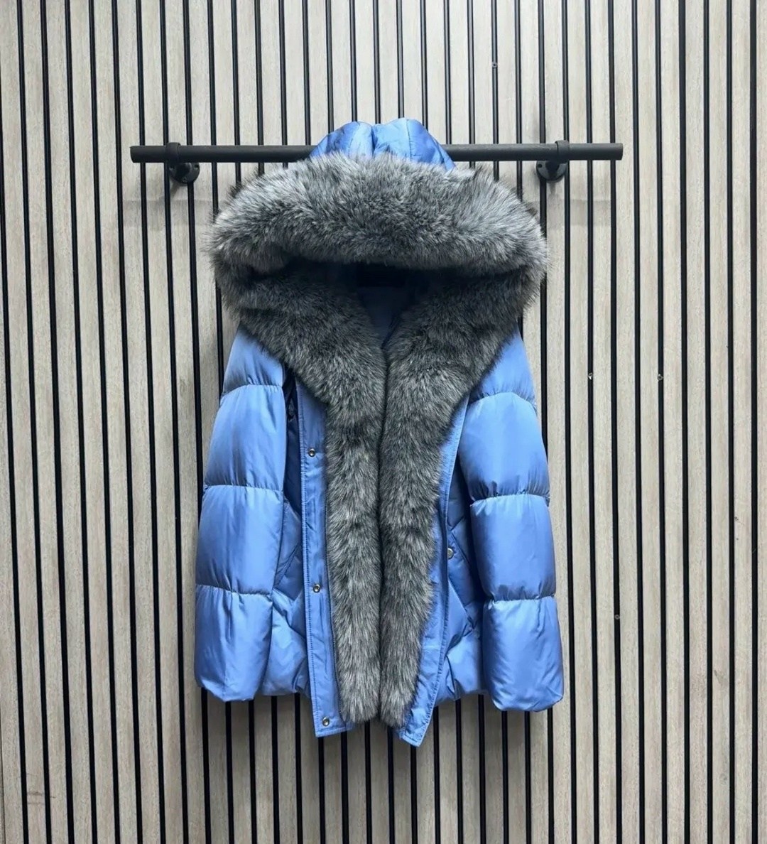 пуховик с натуральным мехом furs lux,пуховик с натуральным мехом,пуховики с мехом,женский зимний длинный пуховик с натуральным мехом,зимний пуховик с натуральным мехом