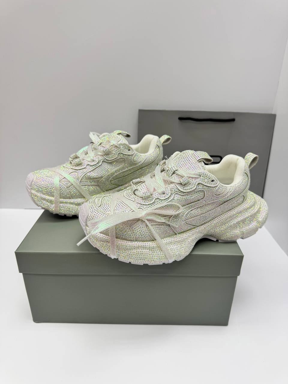 женские кроссовки balenciaga,женские кроссовки,кроссовки balenciaga,кроссовки модные,спортивная