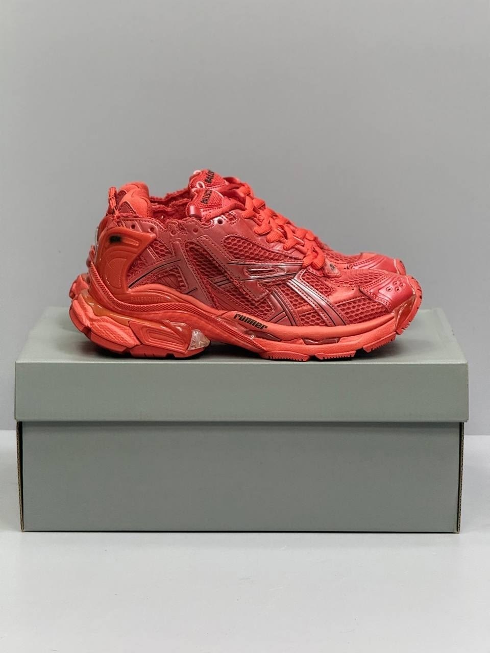 кроссовки balenciaga runner sneaker red,кроссовки balenciaga,кроссовки runner со вставками balenciaga красный,кроссовки balenciaga track 2 sneaker clear sole-red,кроссовки для бега balenciaga красный