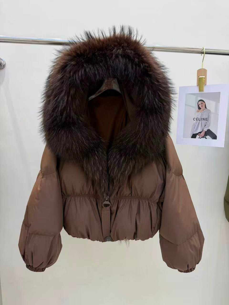 модные пуховики,модная куртка из гусиного пуха с воротником из меха енота,зимняя куртка-пуховик,зимние куртки,зара куртки женские зимние