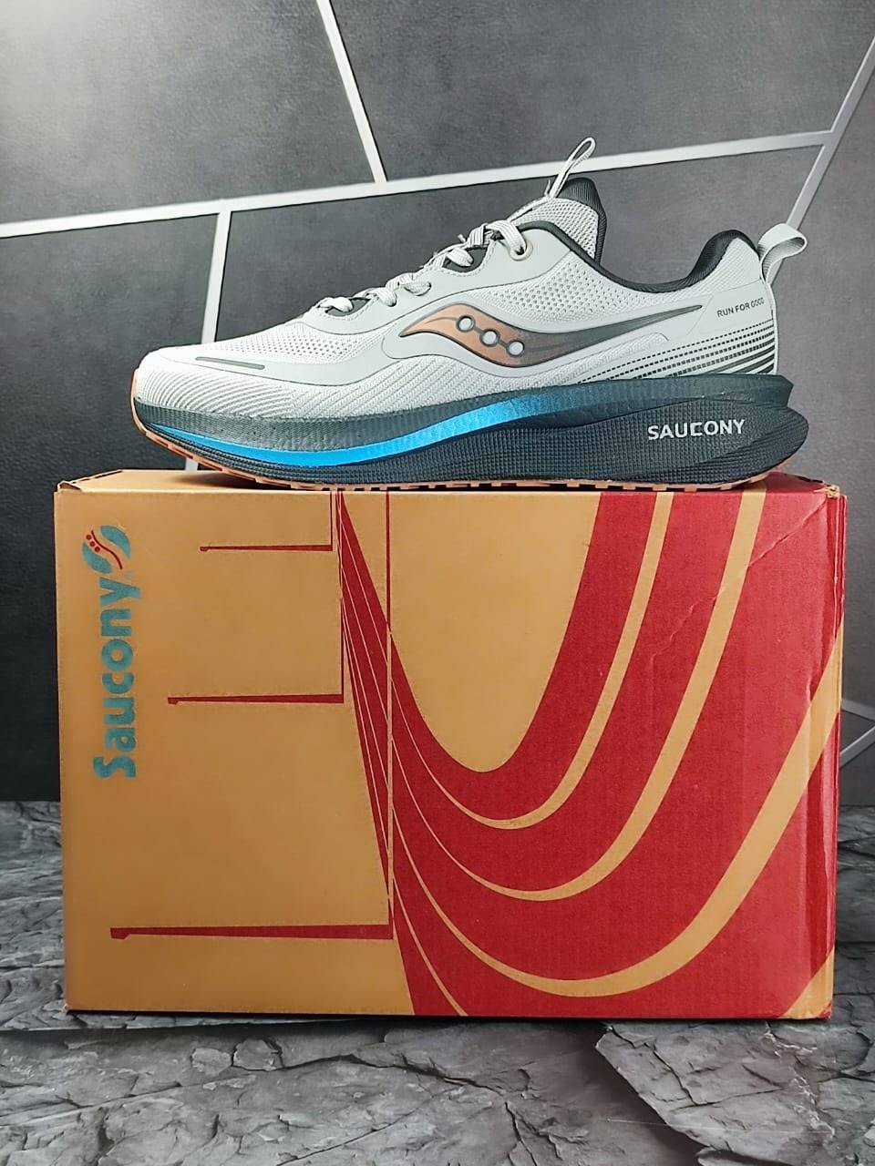 кроссовки saucony,кроссовки saucony triumph 21,мужские кроссовки saucony,кроссовки saucony triumph,кроссовки saucony endorphin speed 3