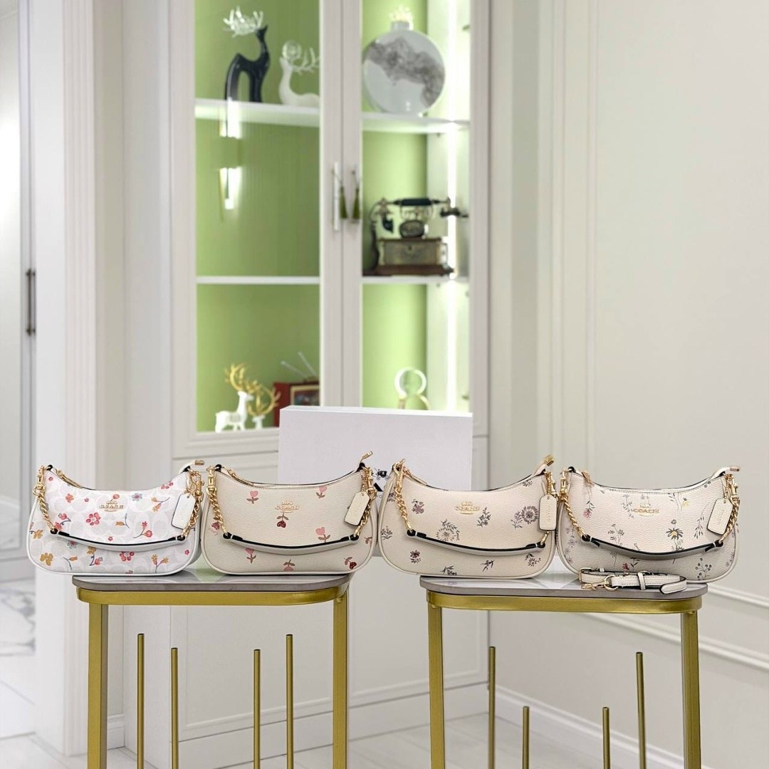 сумка coach,сумка женская coach,coach handbags,сумка,coach zip top shoulder bag with heart print