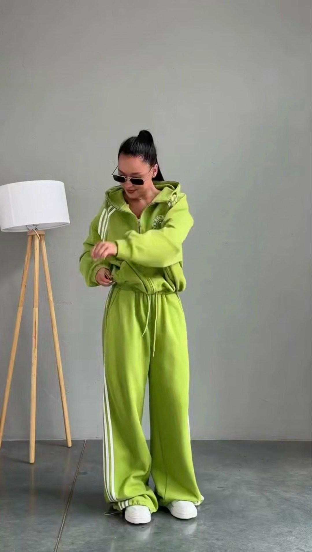 костюм адидас красный,спортивный костюм adidas,костюм адидас,спортивные костюм,спортивный костюм adidas originals