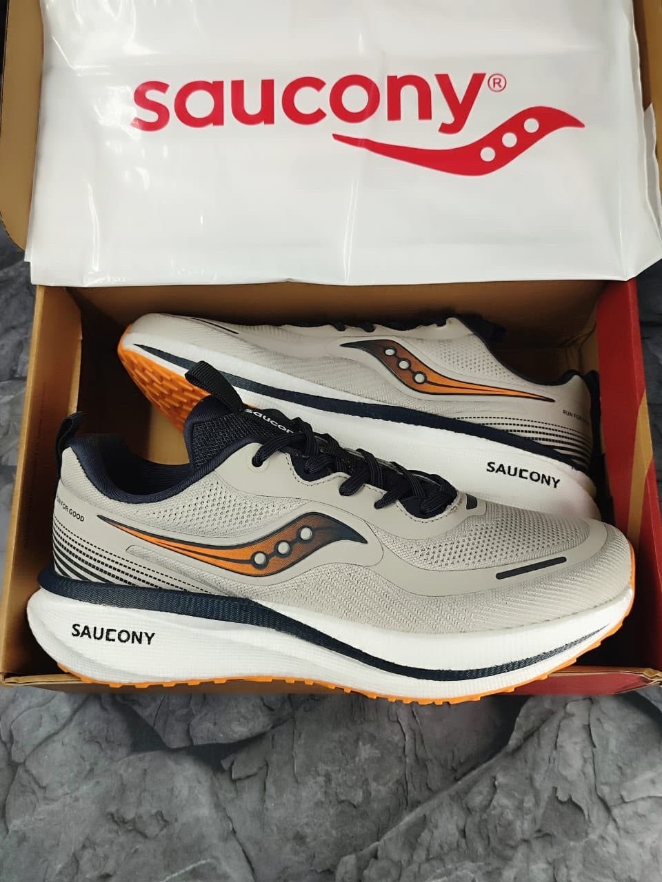 кроссовки saucony,кроссовки saucony triumph 21,мужские кроссовки saucony,кроссовки saucony triumph,кроссовки saucony endorphin speed 3