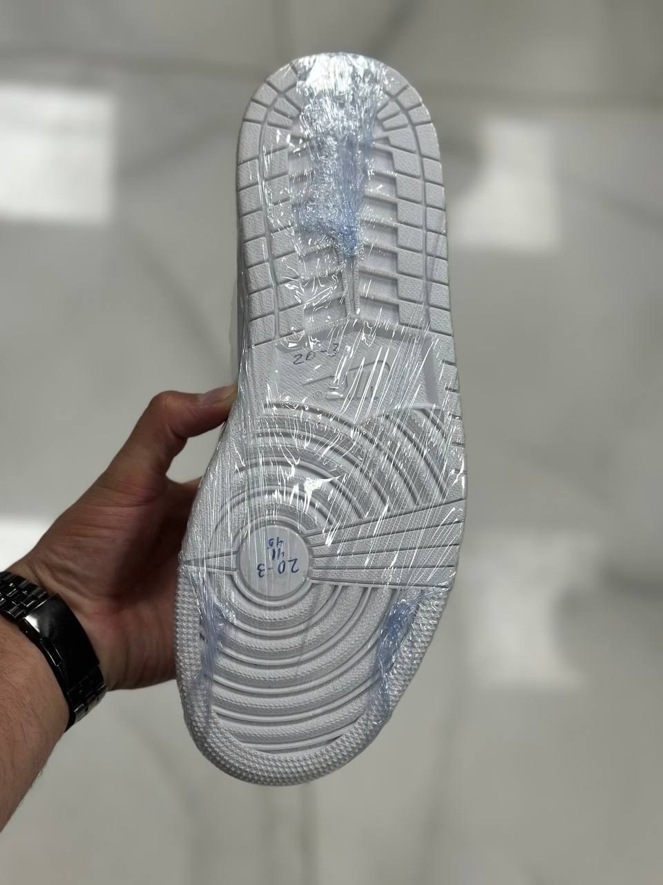 nike air jordan 1 silver,air jordan 1 retro high og,air jordan 1 pure platinum,nike air jordan 1,nike air jordan 1 retro high