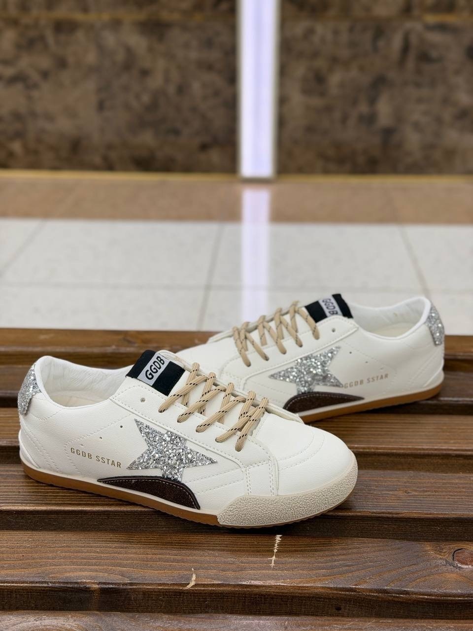,golden goose кеды super-star с блестками белый,golden goose super star,кеды golden goose,кроссовки golden goose