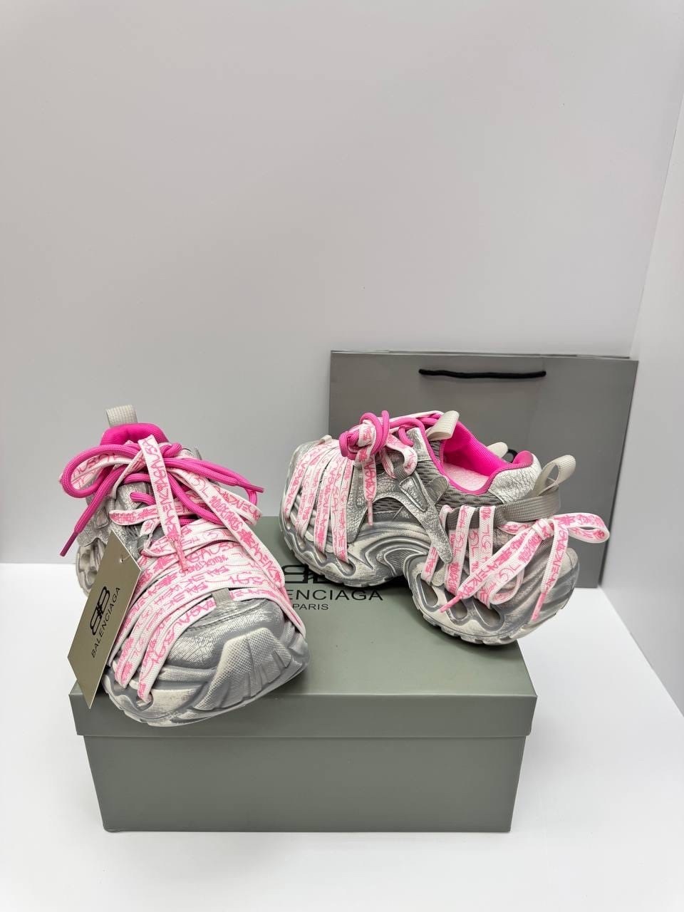 кроссовки женскиe,кроссовки,кроссовки balenciaga,кроссовки модные,кроссовки женские balenciaga