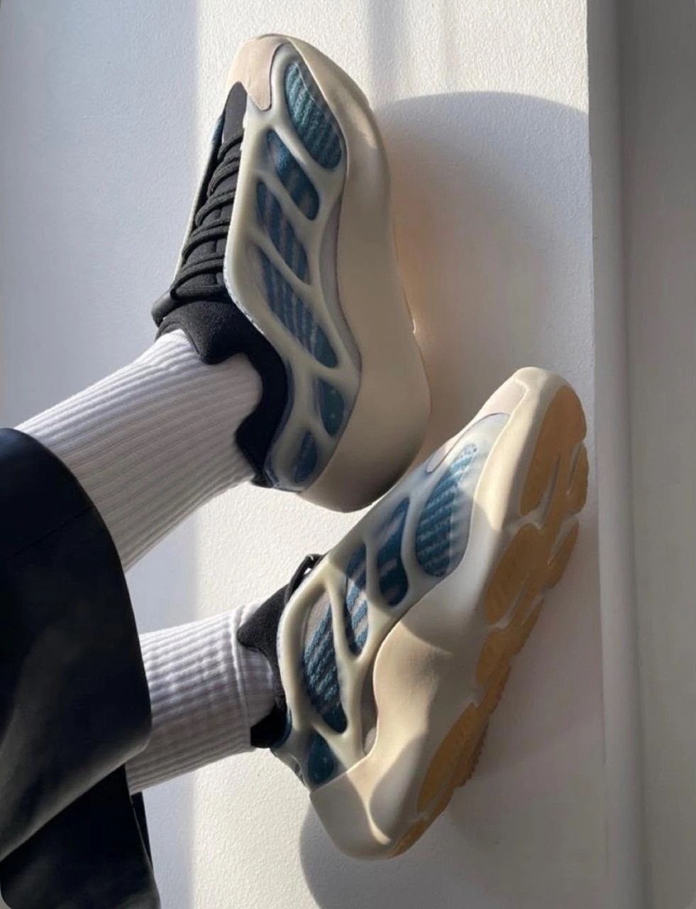 adidas yeezy boost 700 v 3,adidas yeezy boost 700,yeezy 700 v3 kyanite,кроссовки adidas yeezy boost 700 v3,кроссовки adidas yeezy 700