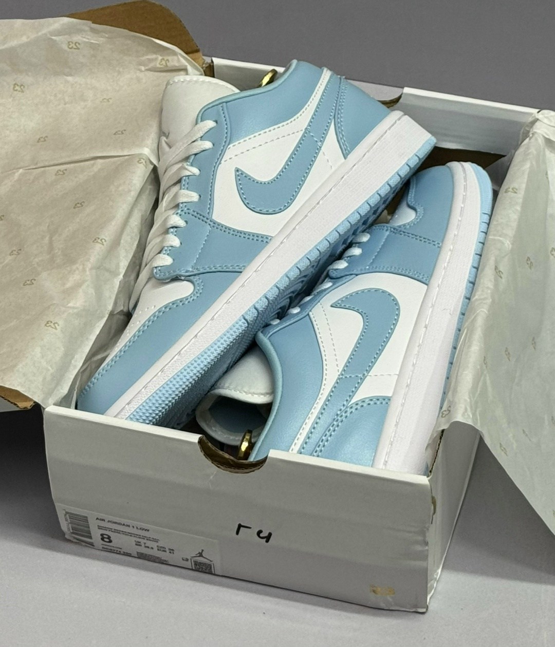 air jordan 1 low 'ice blue',jordan 1 low se reverse ice blue,nike air jordan 1 low,air jordan 1 low wmns ice blue,air jordan 1 low