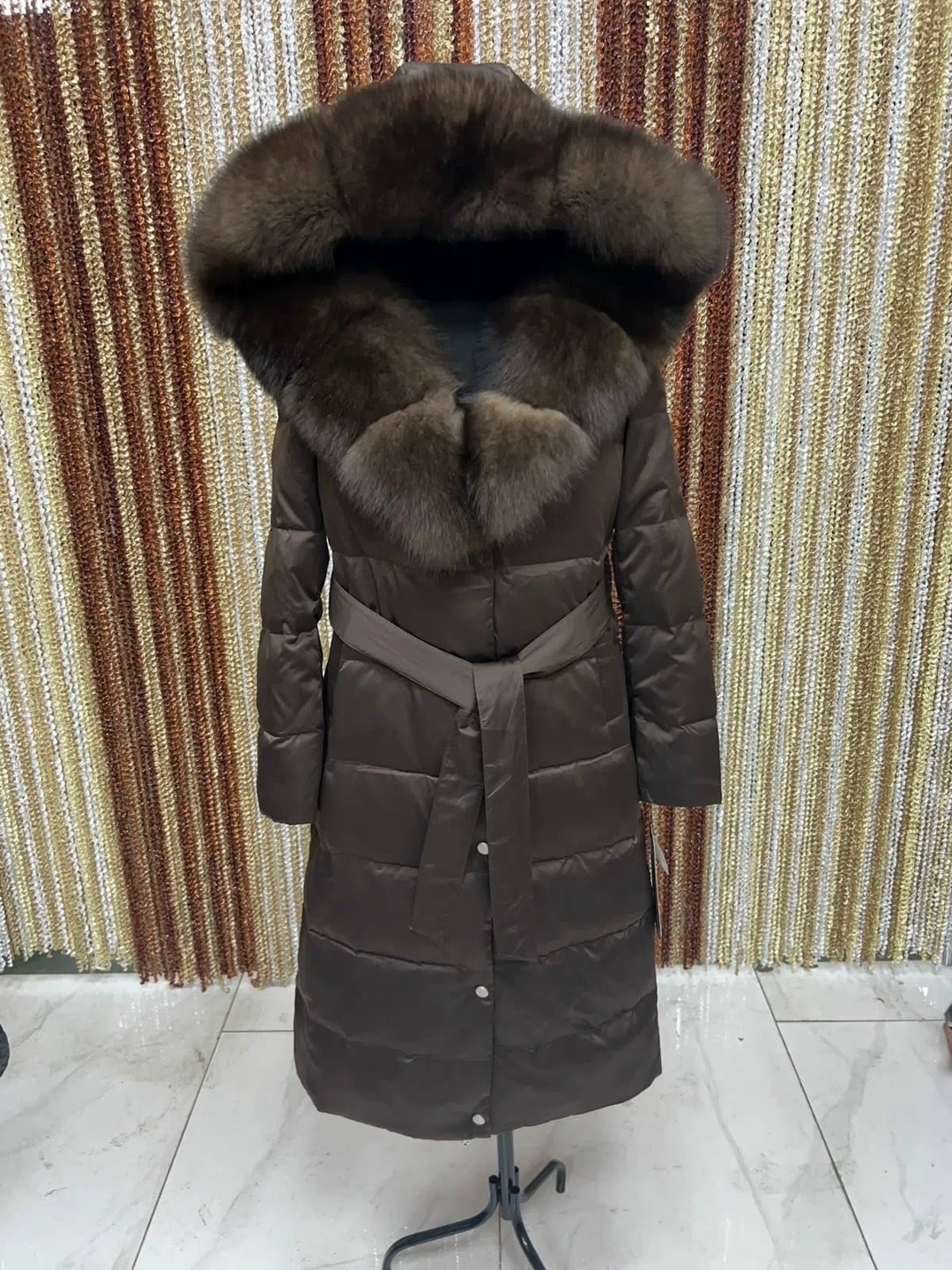 пуховики с мехом,пуховик с натуральным мехом,длинные пуховики,пуховик женский,пуховик с капюшоном