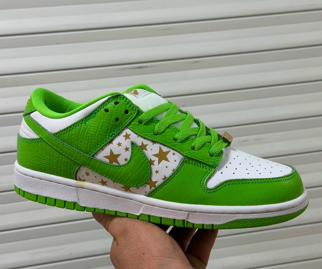 dunk low nike,nike dunk low green,nike sb dunk,nike supreme,nike dunk low varsity green