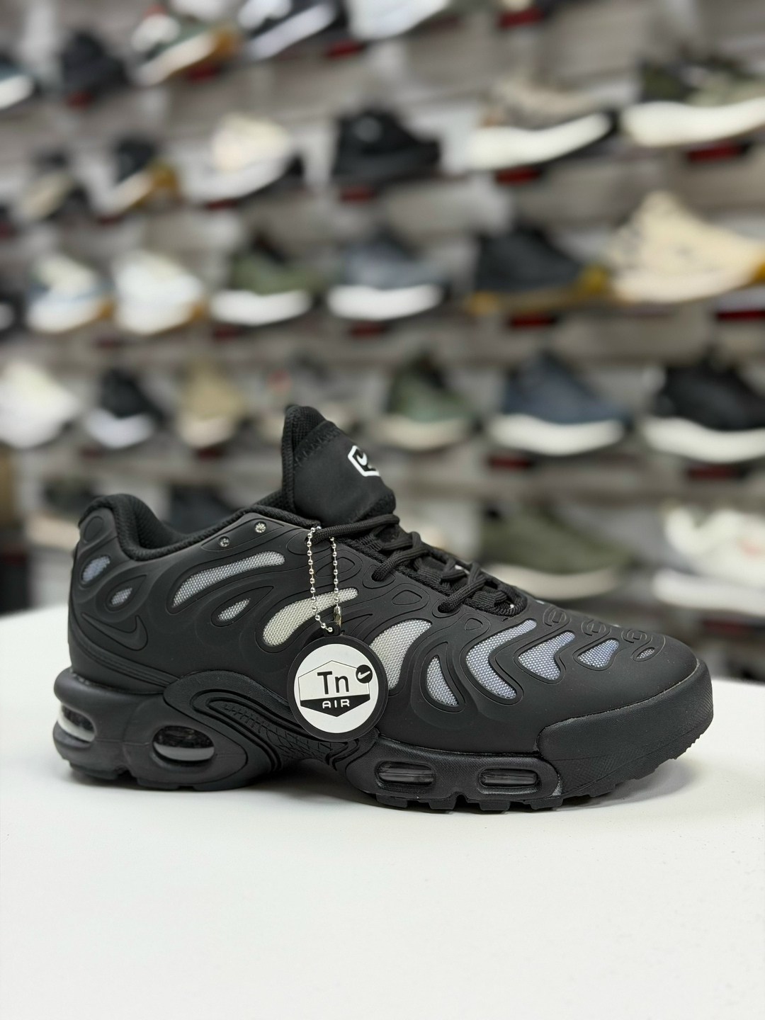 кроссовки nike air max tn plus,кроссовки nike air max plus,nike air max plus tn,мужские кроссовки nike air max tn plus,nike air max plus