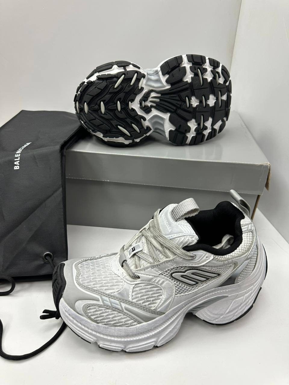 кроссовки женские balenciaga,кроссовки balenciaga,кроссовки balenciaga 10xl,кроссовки sneaker tess 12 balenciaga,кроссовки balenciaga 10xl sneaker in white black gris