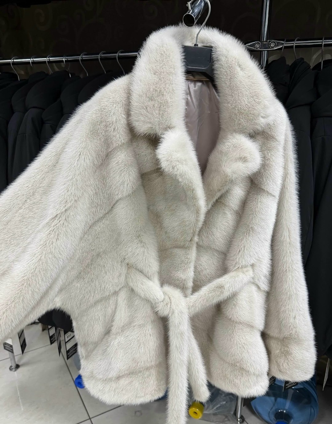 шуба искусственная норка с поясом,норковая шуба,шуба,шубка,норковая шуба с английским воротником