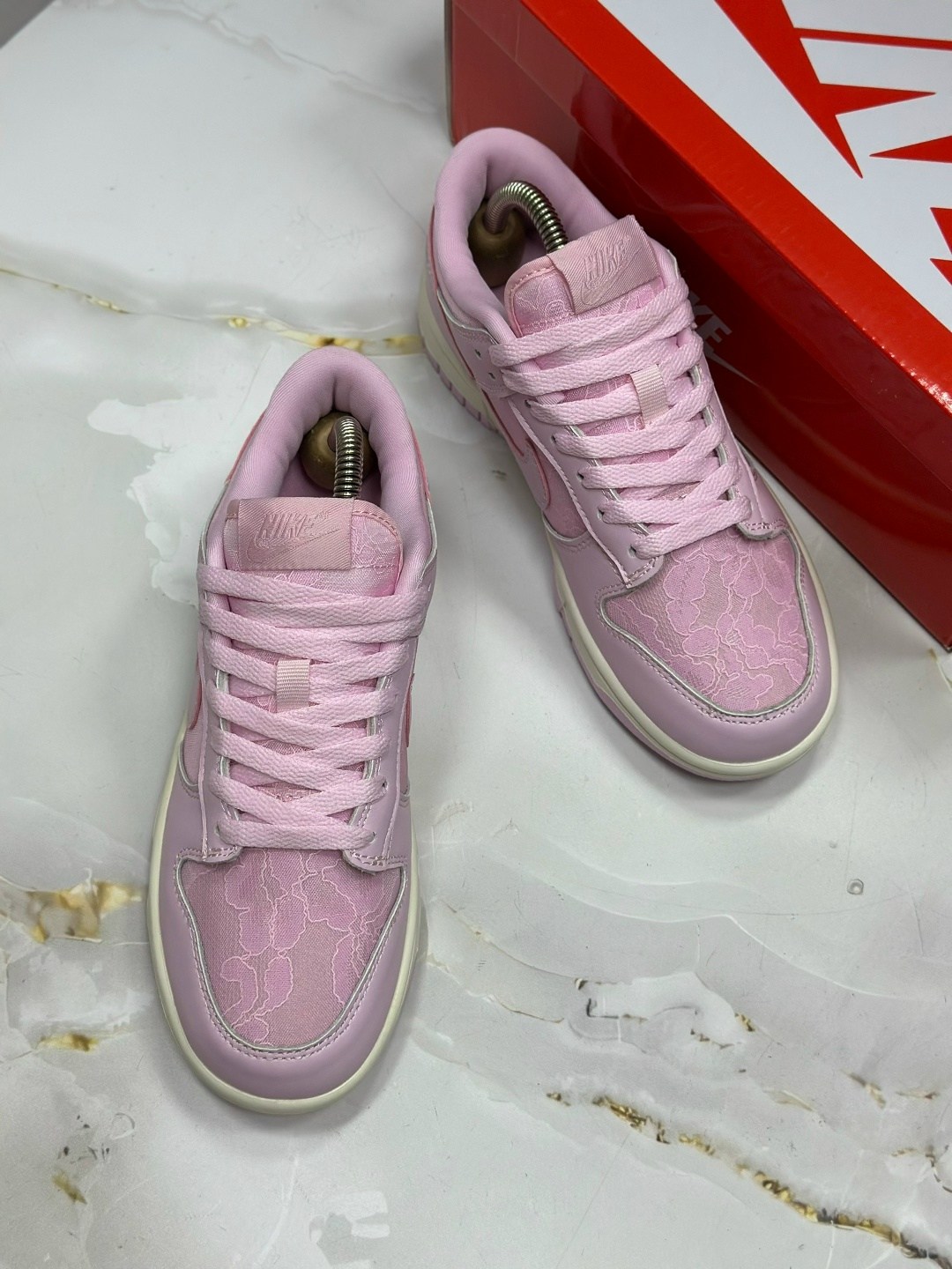 женские кроссовки nike dunk low,nike розовые кроссовки dunk для женщин,nike dunk low lx pink foam (w),кроссовки nike dunk low hj5870-600 розовые,женские повседневные кроссовки nike dunk low