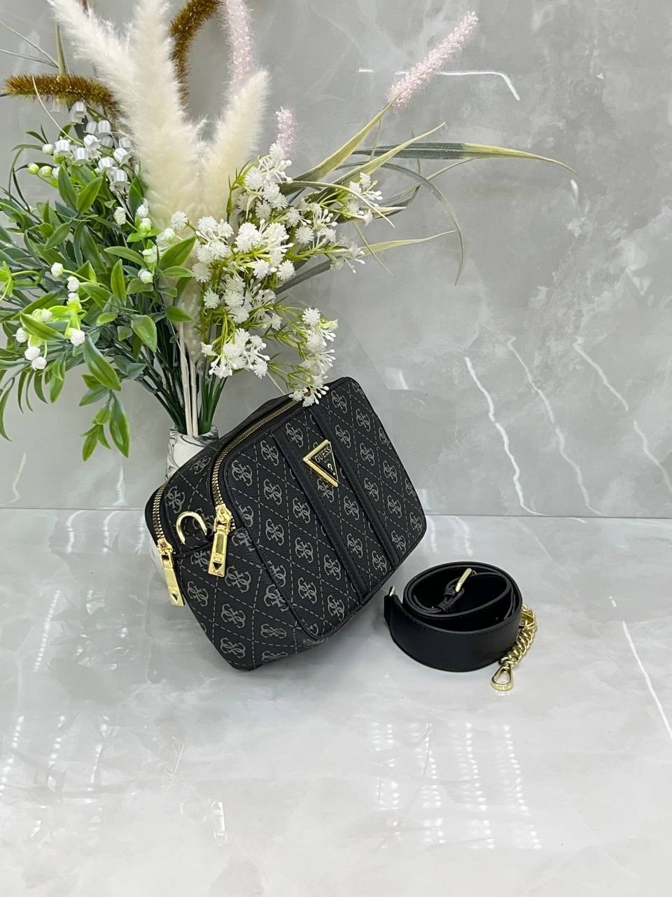 женская сумка guess,сумка guess,guess сумка кросс-боди,женская сумка через плечо guess,сумка на плечо кросс-боди guess