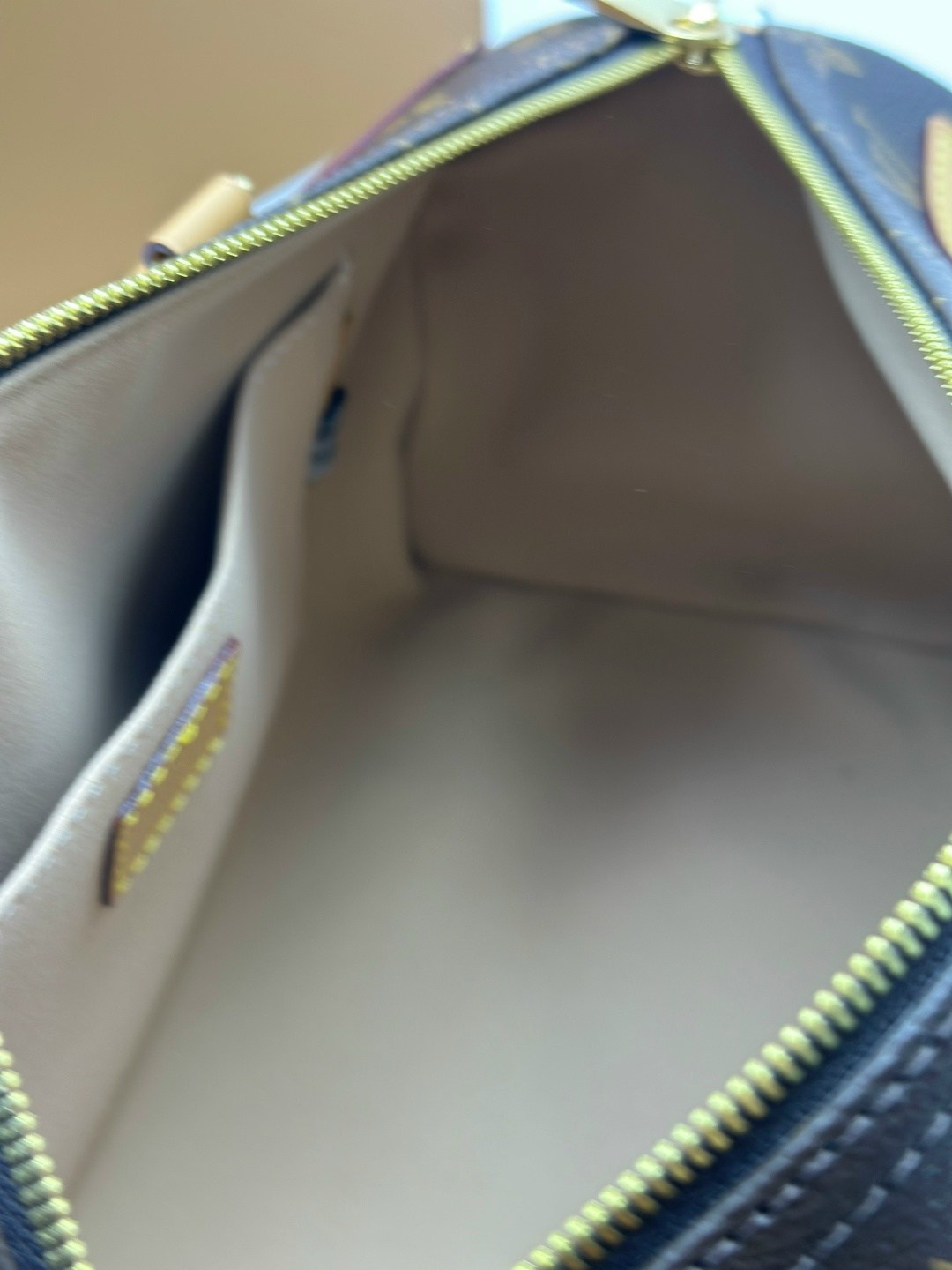 сумка луи виттон,louis vuitton сумка,сумочка луи виттон,louis vuitton женская сумка,сумка louis vuitton с карманами