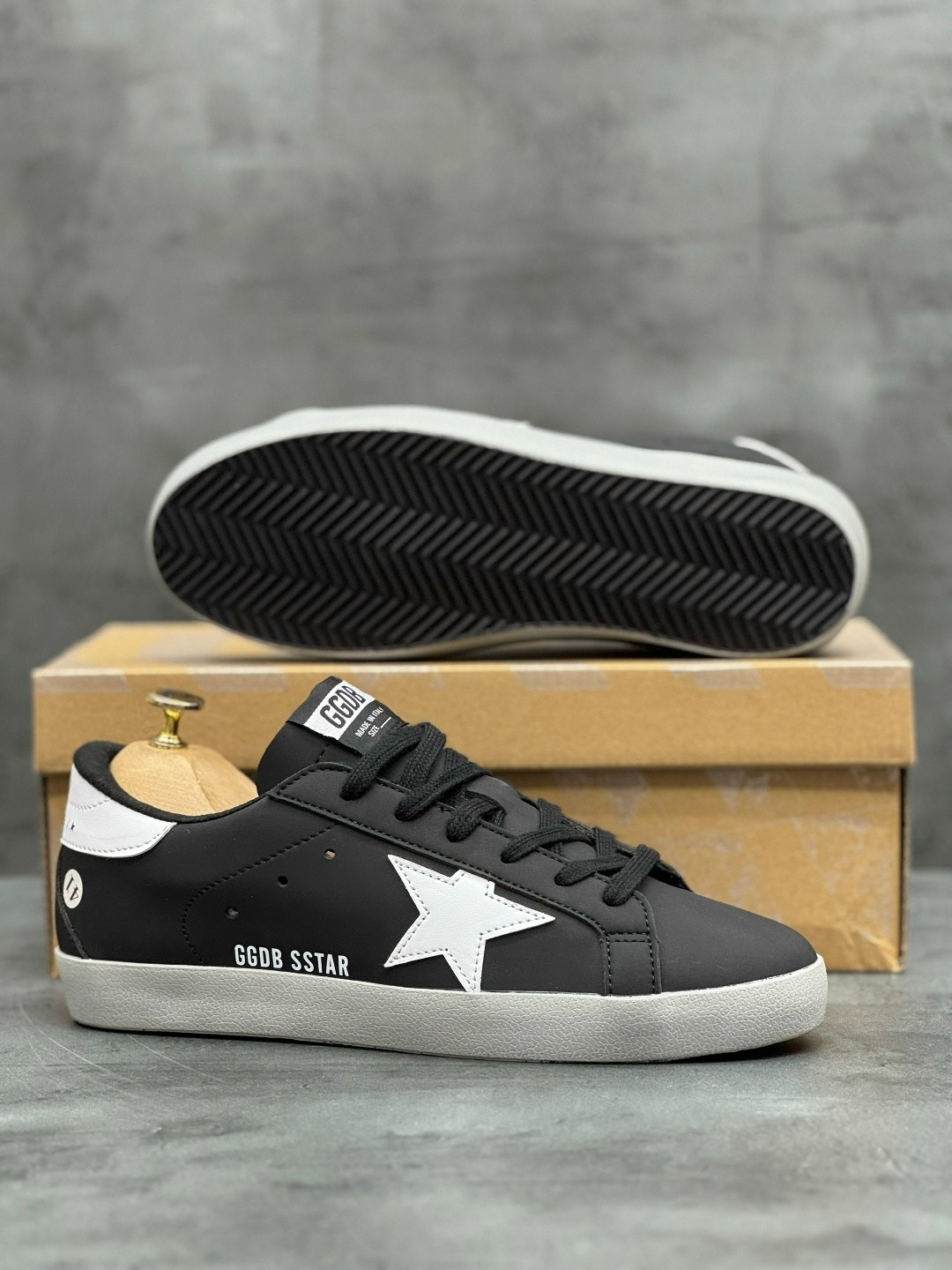 golden goose кеды hi star на платформе черный,golden goose deluxe brand черные кожаные кеды superstar с белой звездой,кеды golden goose,,кроссовки