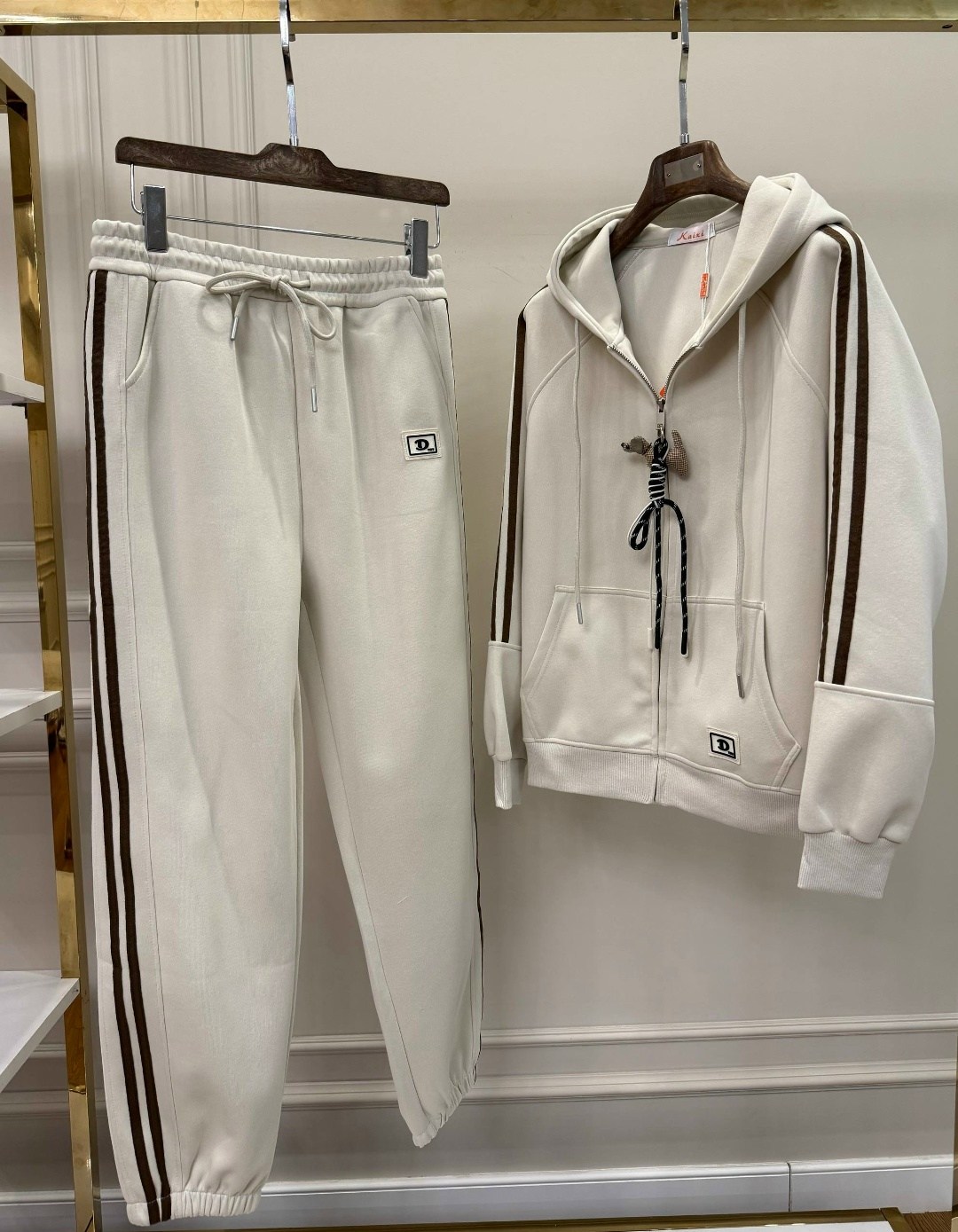 костюм спортивный gucci,стильные костюмы,спортивные костюм,костюм спортивный женский,костюм спортивный loro piana