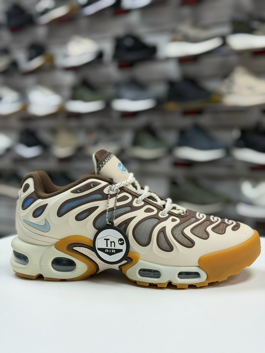 кроссовки nike air max tn plus,кроссовки nike air max plus,nike air max plus tn,мужские кроссовки nike air max tn plus,nike air max plus