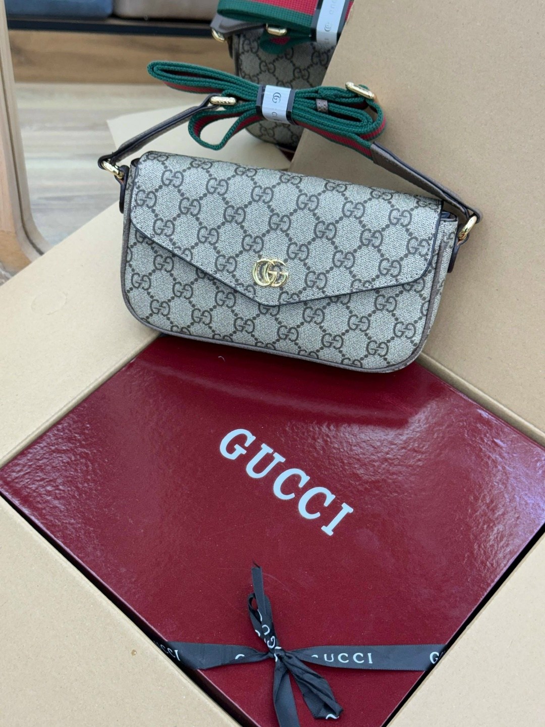 сумка gucci,gucci сумка на плечо,женская сумка-кошелек через плечо gucci,сумка гуччи,сумка гуччи оригинал
