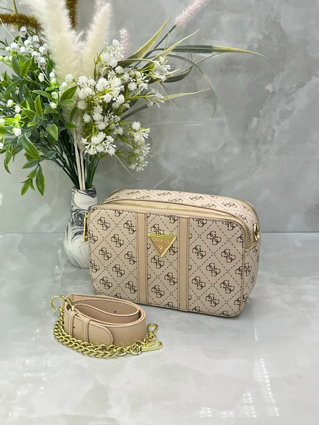 женская сумка guess,сумка на плечо кросс-боди guess,сумка guess,женская сумка через плечо guess,сумка кросс боди guess