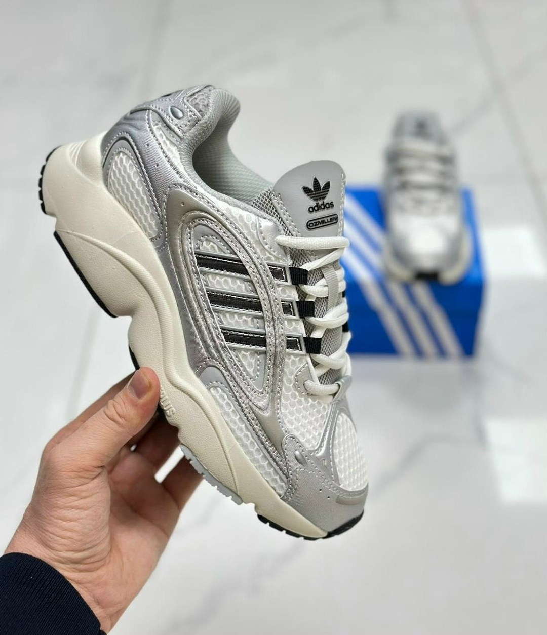 кроссовки adidas,кроссовки adidas original,кроссовки мужские adidas,кроссовки,adidas originals ozweego lifestyle  для женщин white/pure silver