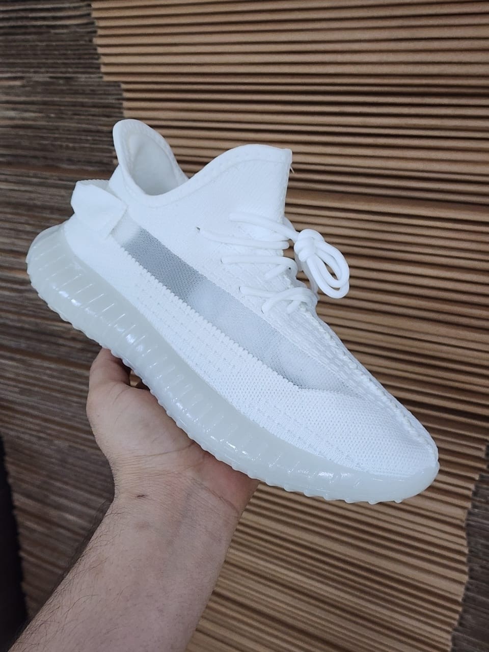 кроссовки adidas yeezy 350 boost v2 triple white,кроссовки,белые кроссовки,кроссовки женскиe,кроссовки изики
