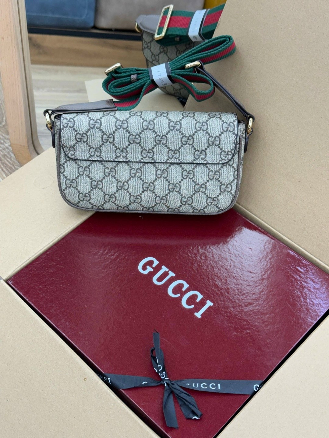 сумка gucci,gucci сумка на плечо,женская сумка-кошелек через плечо gucci,сумка гуччи,сумка гуччи оригинал
