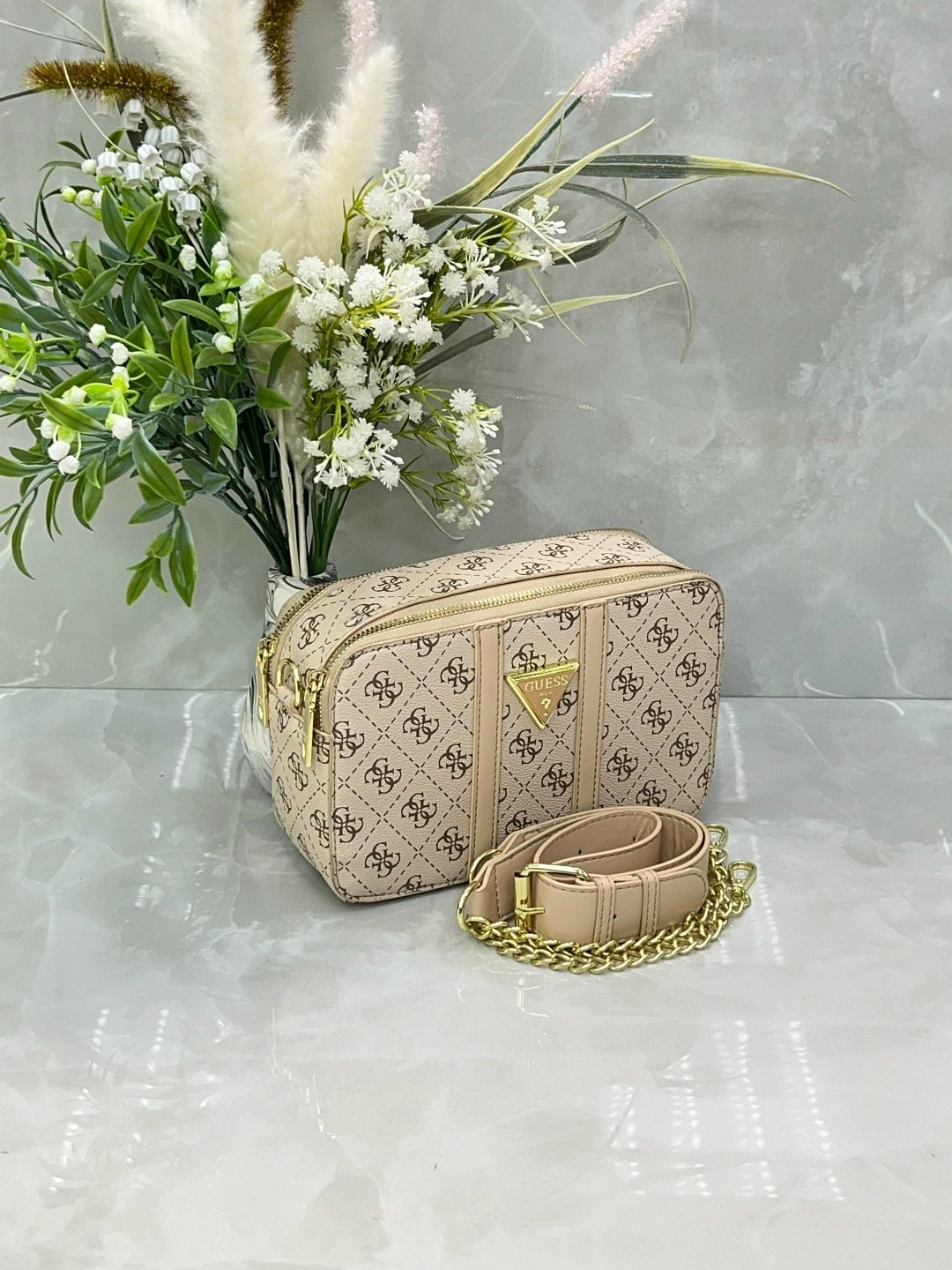женская сумка guess,сумка на плечо кросс-боди guess,сумка guess,женская сумка через плечо guess,сумка кросс боди guess