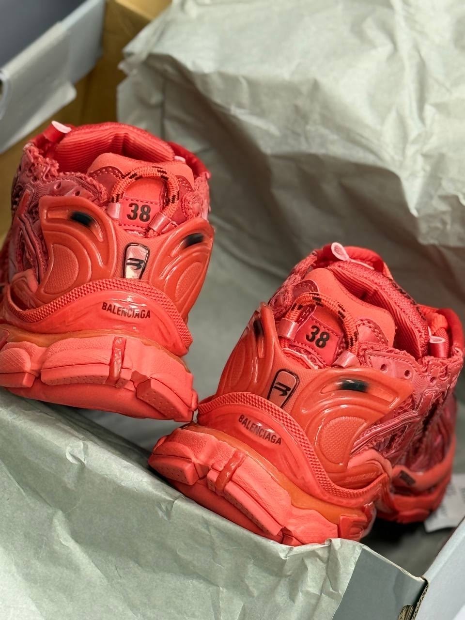 кроссовки balenciaga runner sneaker red,кроссовки balenciaga,кроссовки runner со вставками balenciaga красный,кроссовки balenciaga track 2 sneaker clear sole-red,кроссовки для бега balenciaga красный