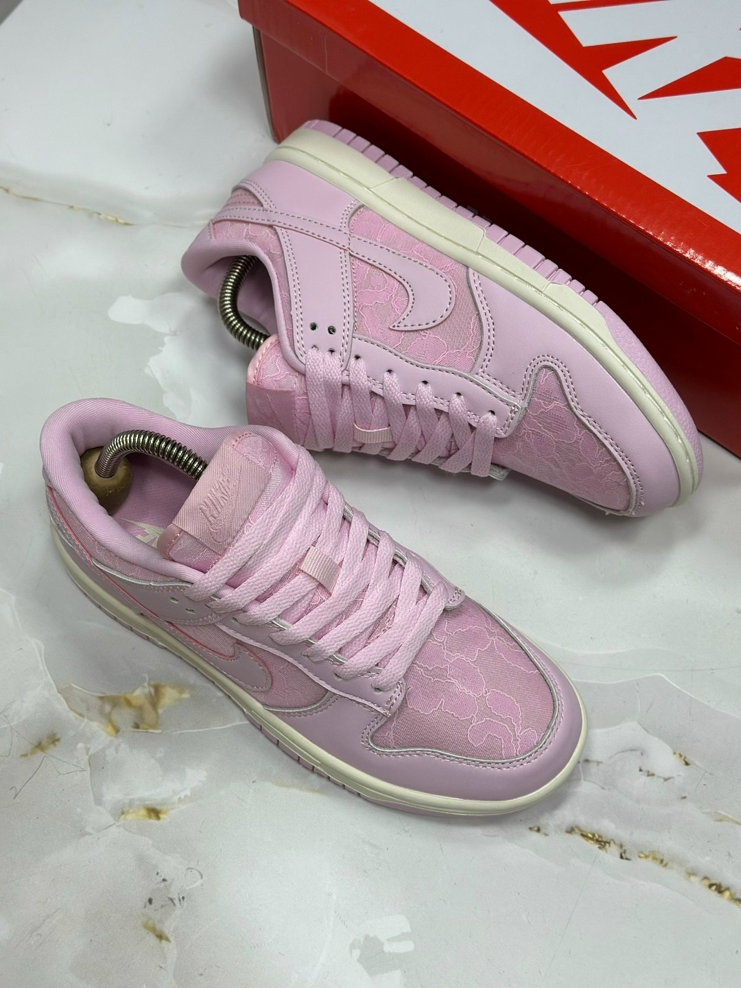 женские кроссовки nike dunk low,nike розовые кроссовки dunk для женщин,nike dunk low lx pink foam (w),кроссовки nike dunk low hj5870-600 розовые,женские повседневные кроссовки nike dunk low