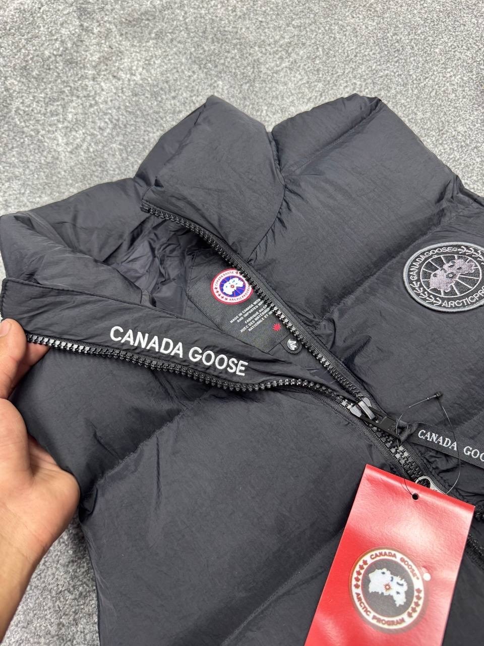 жилетка moncler,жилетки,жилет мужской,жилеты,жилетка canada goose