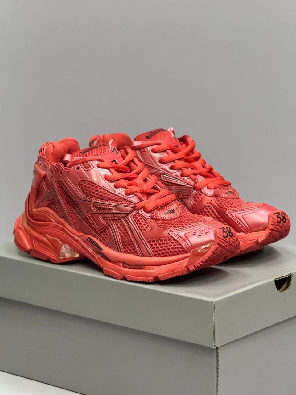 кроссовки balenciaga runner sneaker red,кроссовки balenciaga,кроссовки runner со вставками balenciaga красный,кроссовки balenciaga track 2 sneaker clear sole-red,кроссовки для бега balenciaga красный