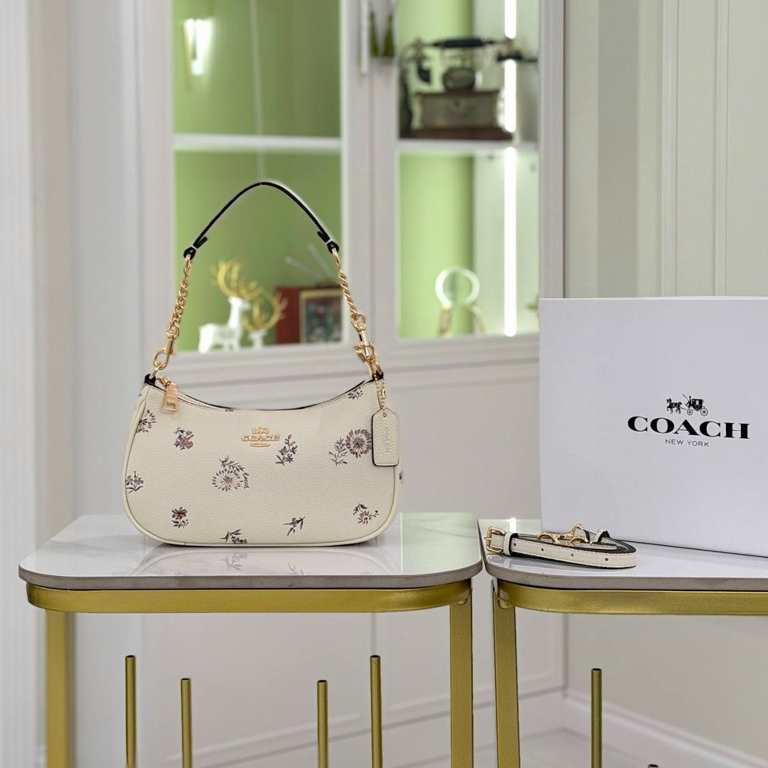 сумка coach,сумка женская coach,coach handbags,сумка,coach zip top shoulder bag with heart print