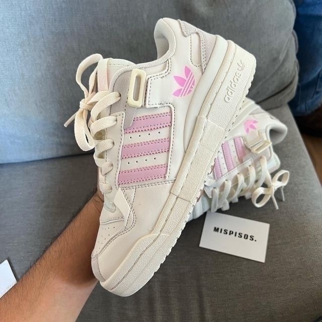 женские кроссовки adidas,кроссовки adidas,,adidas nmd r1 женские,женские кроссовки